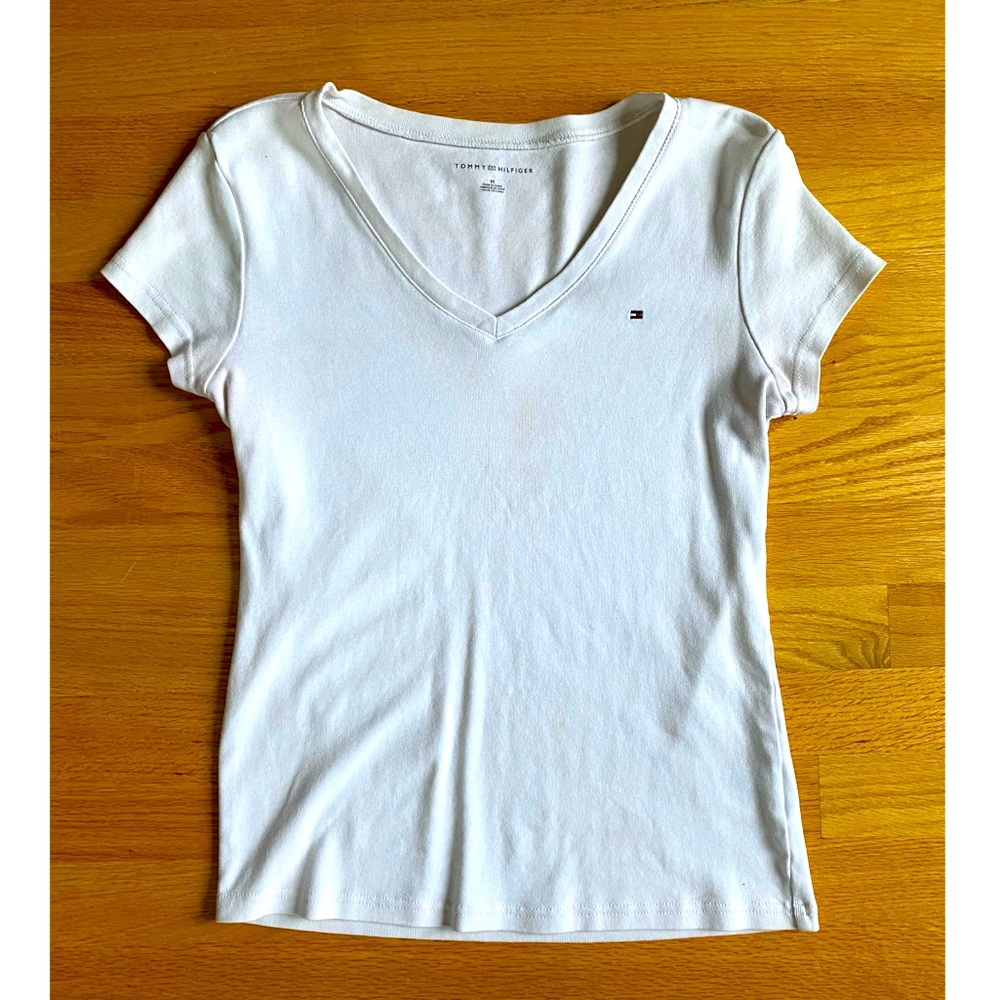 Medium Tommy Hilfiger Basic White VNeck